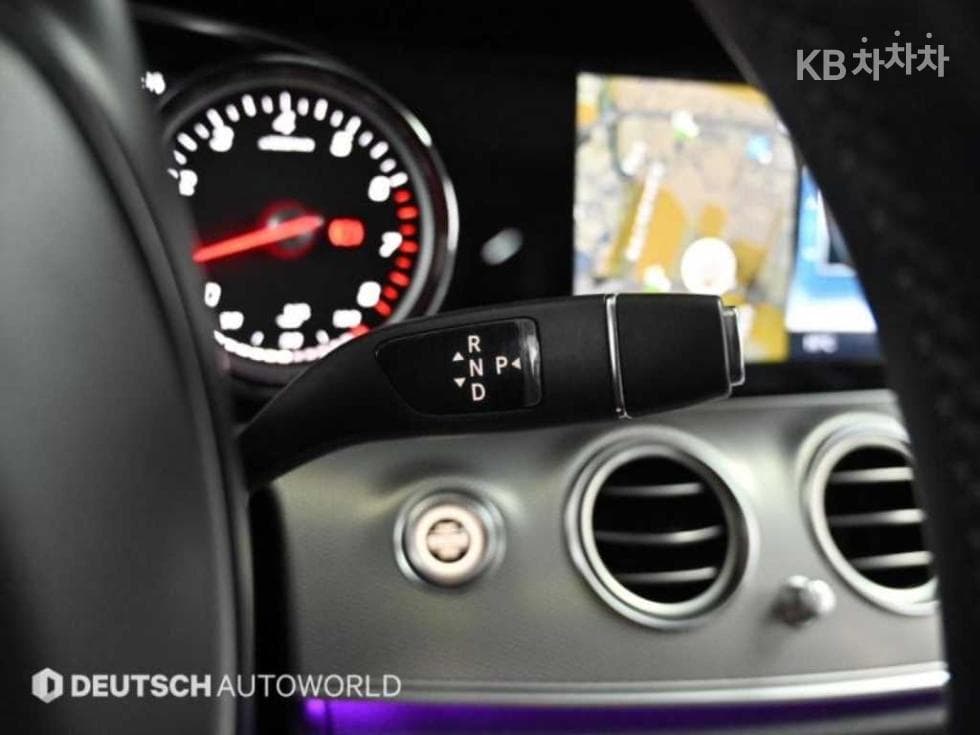 Mercedes-Benz E-Клас (W213)E200 Avantgarde - 9