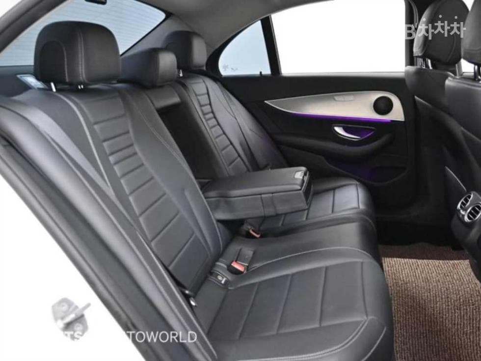 Mercedes-Benz E-Клас (W213)E200 Avantgarde - 12