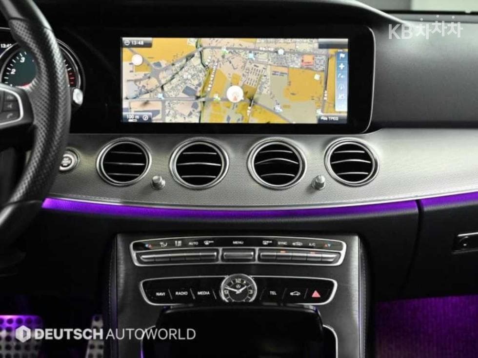 Mercedes-Benz E-Клас (W213)E200 Avantgarde - 14