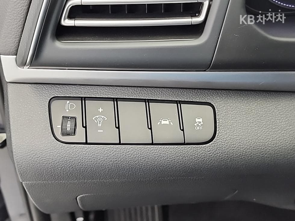 (173More8985)Hyundai The New Avante ADSmartstream G1.6 Premium - 18