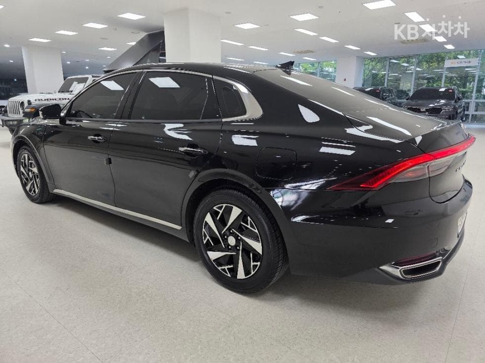 Hyundai The New Granger Hybrid 2.4 LeBlanc - Image 4