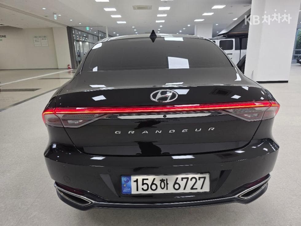 Hyundai The New Granger Hybrid 2.4 LeBlanc - Image 3