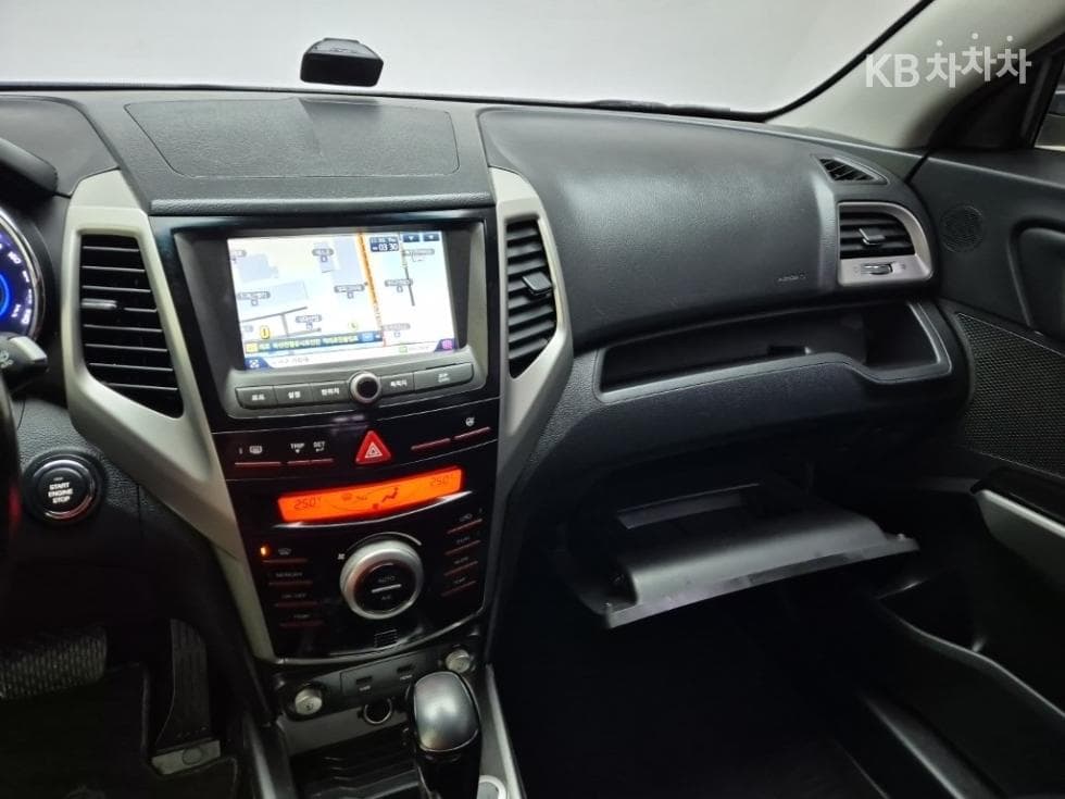 КейДжи Мобилити ТиволиДизел LX Стандартен - 10