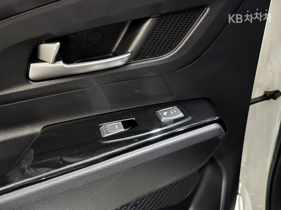 КейДжи Мобилити 뷰티플 코란도1.5 GDi Turbo 2WD C5 Plus - 18