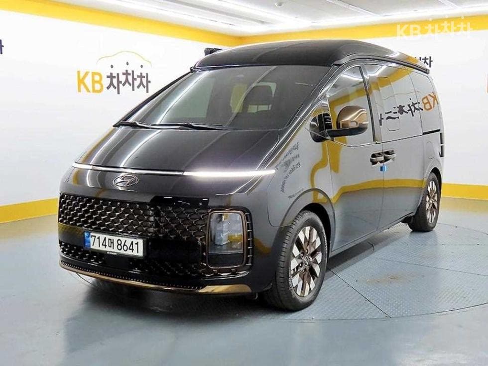 Хюндай Staria Lounge 캠퍼 Camper 4 AWD Prestige - Image 1