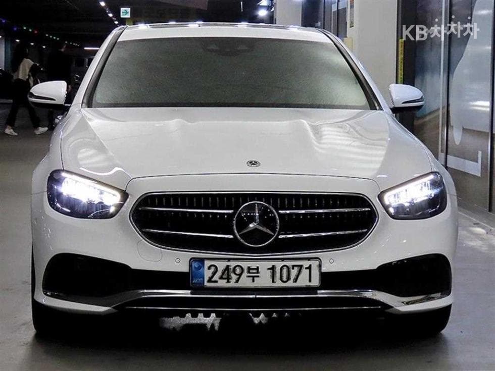 Mercedes-Benz E-Клас (W213)E250 Avantgarde - 2