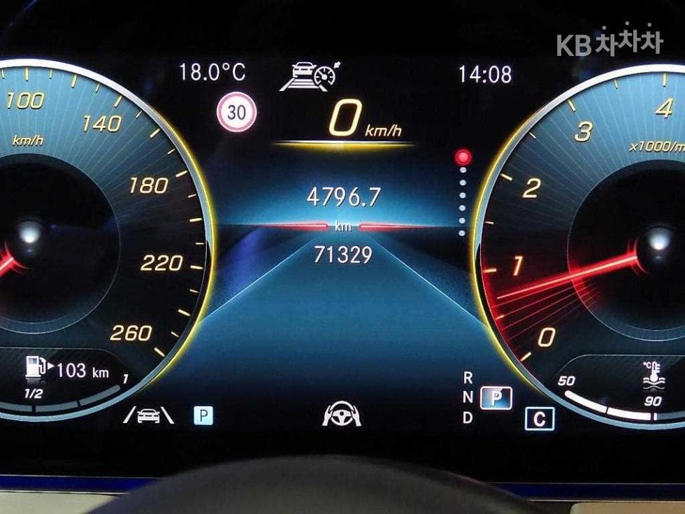 Mercedes-Benz E-Клас (W213)E250 Avantgarde - 9