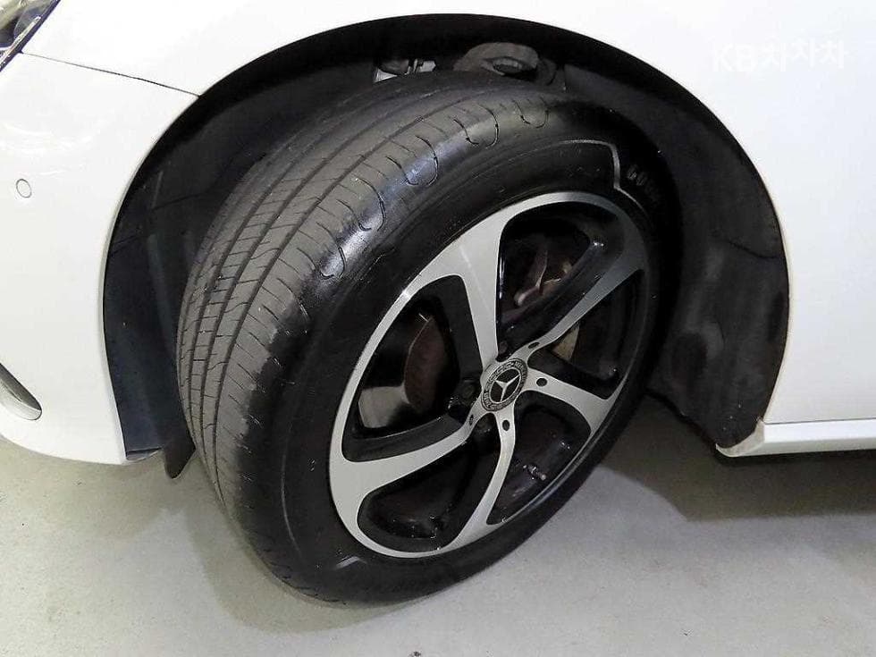 Mercedes-Benz E-Клас (W213)E250 Avantgarde - 20