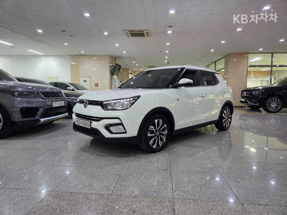 КейДжи Мобилити Тиволи 아머 1.6 Дизел VX 4x4 - Image 1