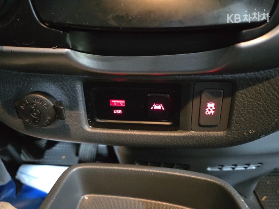 Киа The New (фейслифт) Бонго 3 (лек)1 тон Королевска кабина LPI Удължено междуосие 2WD GL - 11