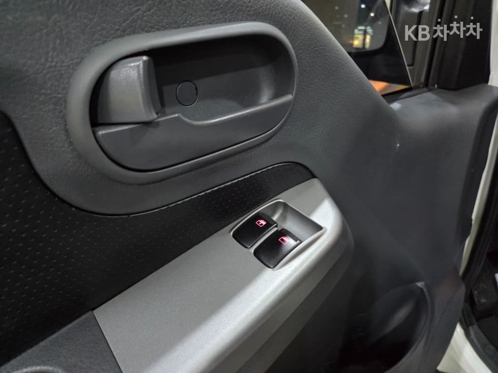 Киа The New (фейслифт) Бонго 3 (лек)1 тон Королевска кабина LPI Удължено междуосие 2WD GL - 14