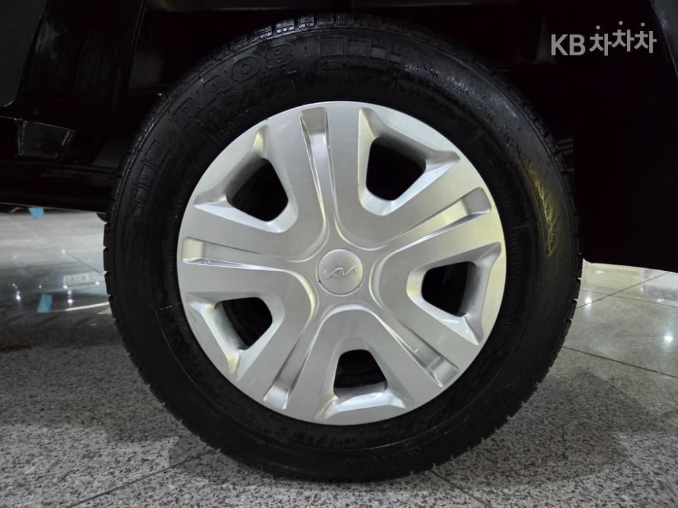 Киа The New (фейслифт) Бонго 3 (лек)1 тон Королевска кабина LPI Удължено междуосие 2WD GL - 19