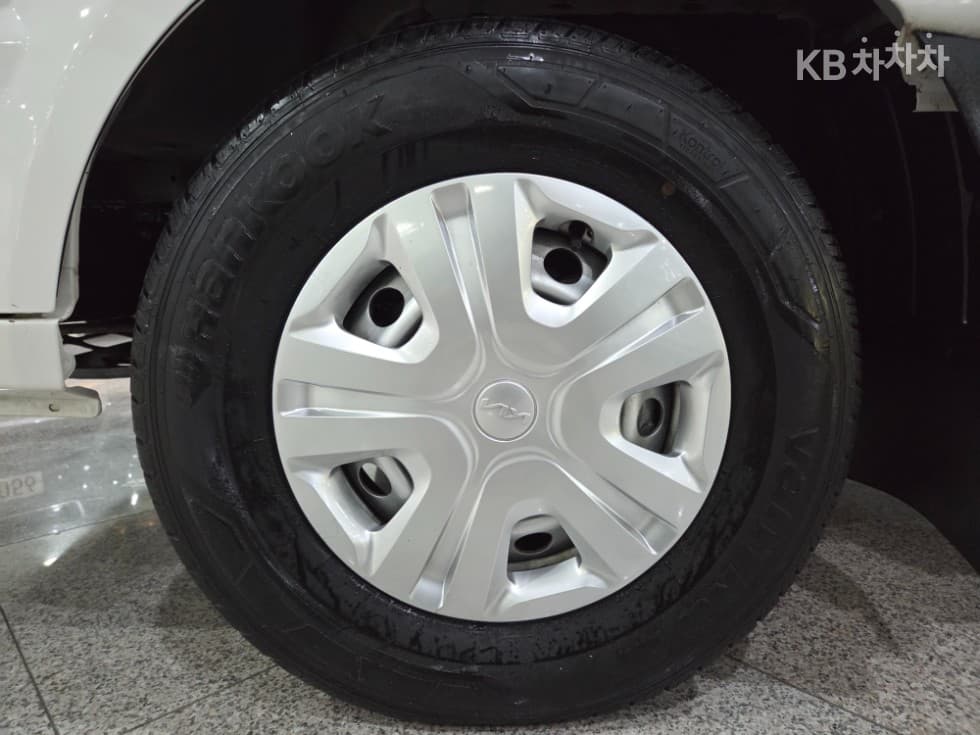 Киа The New (фейслифт) Бонго 3 (лек)1 тон Королевска кабина LPI Удължено междуосие 2WD GL - 20