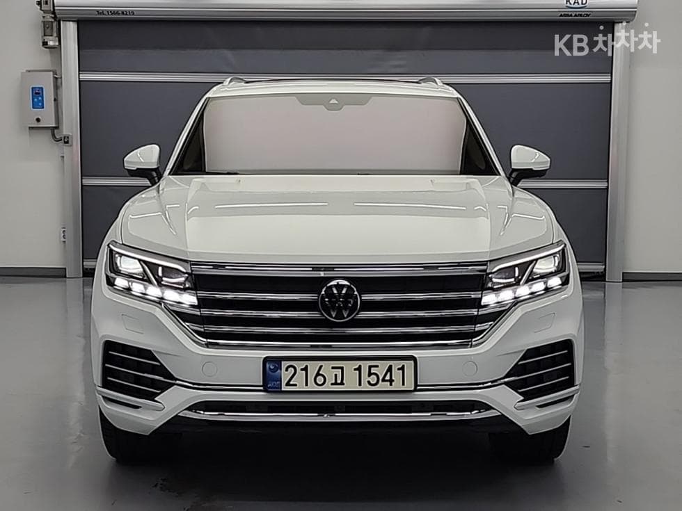 Volkswagen Touareg 3rd Generation 3.0 TDI Prestige - Image 2