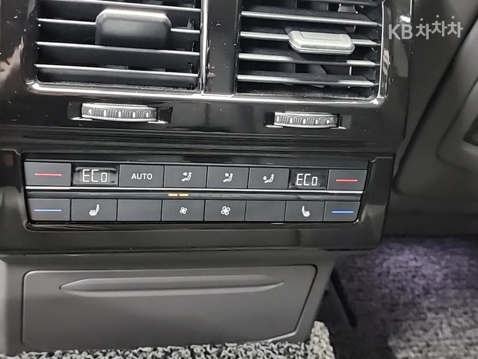 (2161541)Volkswagen Touareg 3.0 TDI Prestige - 13