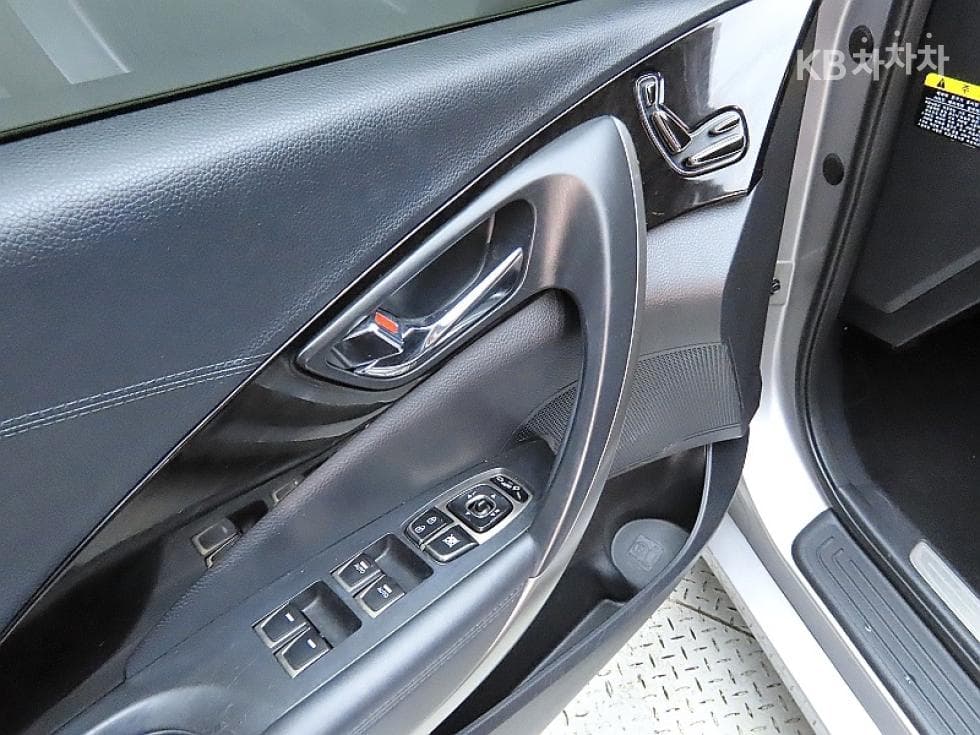 Hyundai Grandeur (Azera)HGHG240 Modern - 13
