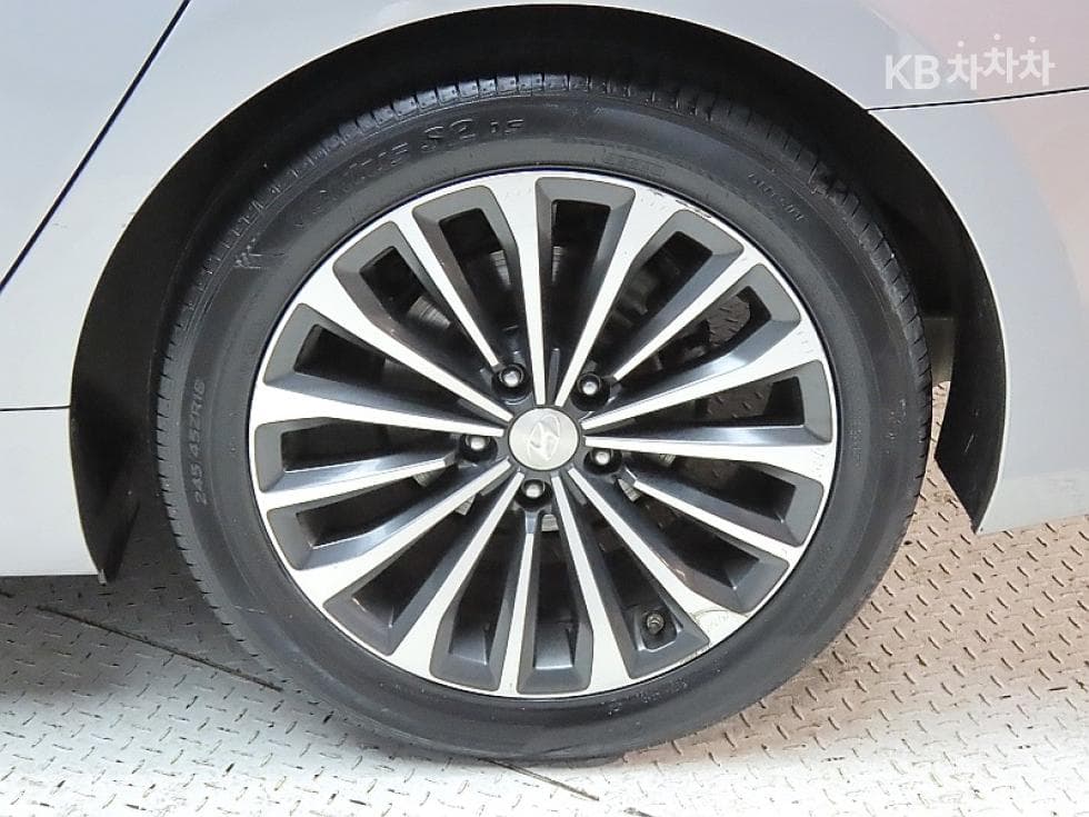 Hyundai Grandeur (Azera)HGHG240 Modern - 20