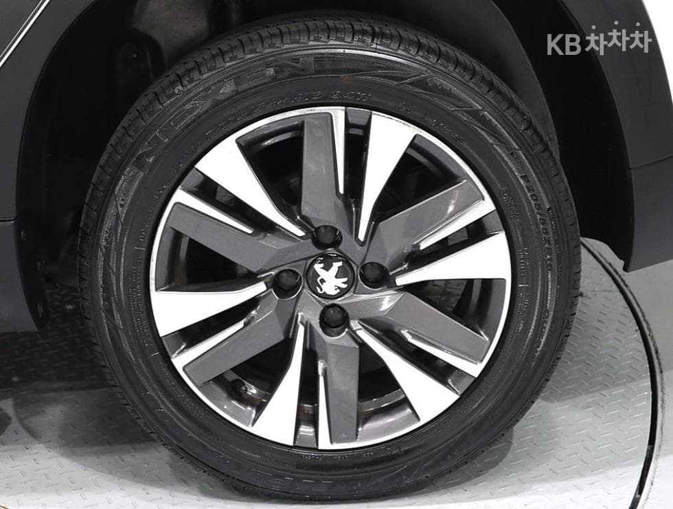 Peugeot 2008 1st Generation1.5 BlueHDi Allure - 17