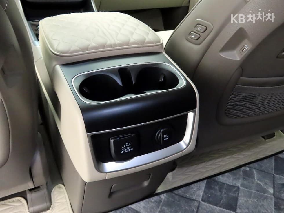 Kia The New (facelift) Carnival 4th generationD2.2 7-seater (Limousine) Signature - 16