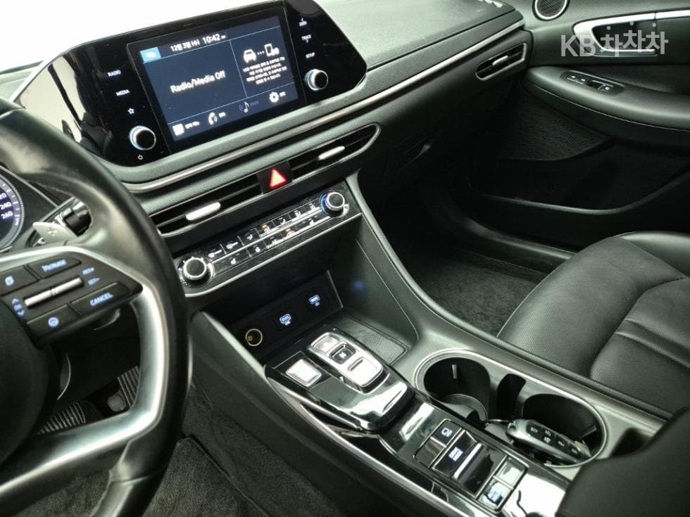 Хюндай Соната (DN8)2.0 LPG Рент-а-кар Смарт - 10