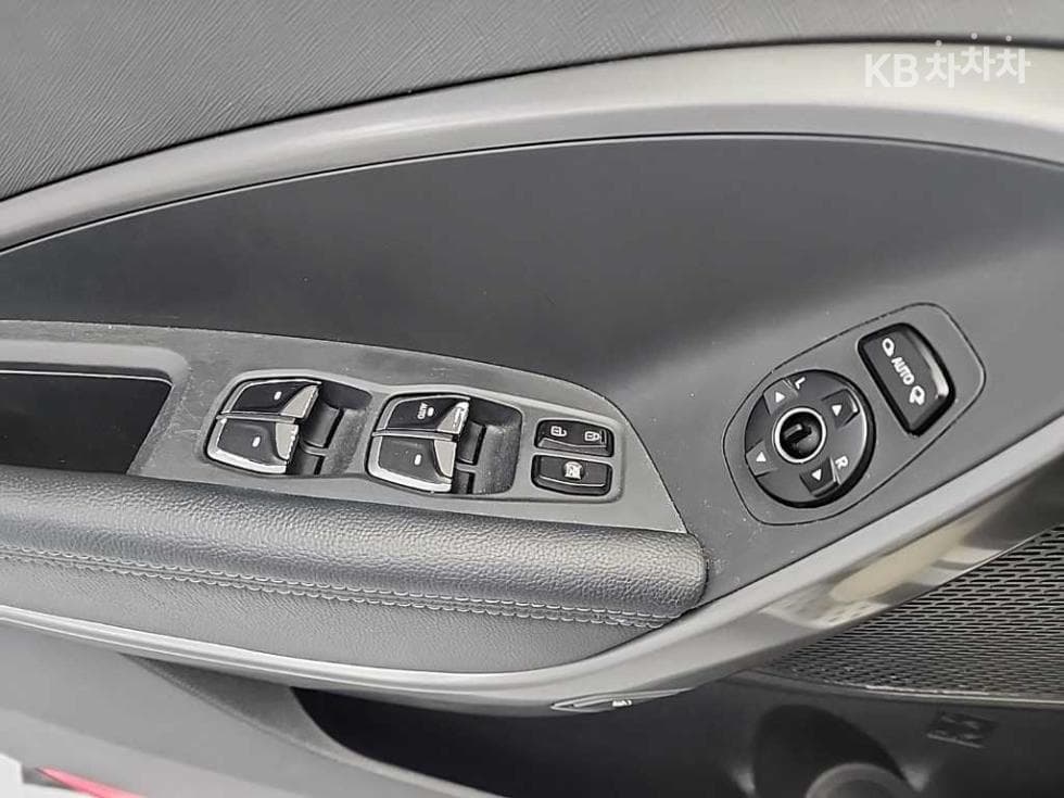 Хюндай The New (фейслифт) 맥스CruzeДизел(e-VGT)R2.2 2WD Exclusive 6Местен승 - 17