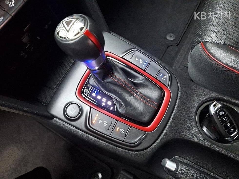 Хюндай Kona1.6 Турбо 아이언맨 에디션 - 9