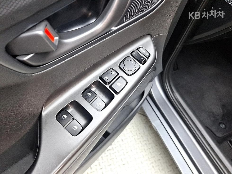 Хюндай Kona1.6 Турбо 아이언맨 에디션 - 13