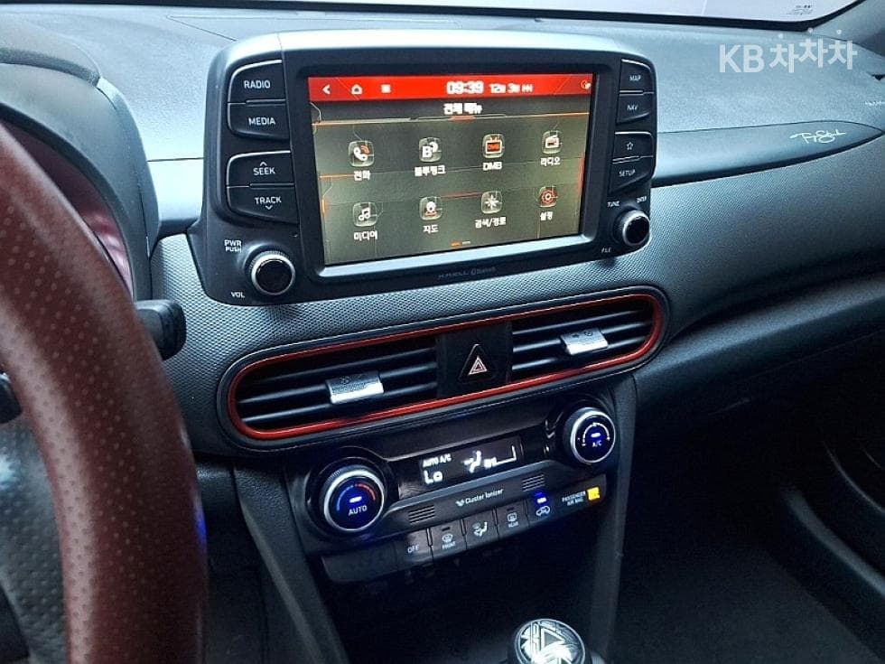 Хюндай Kona1.6 Турбо 아이언맨 에디션 - 17