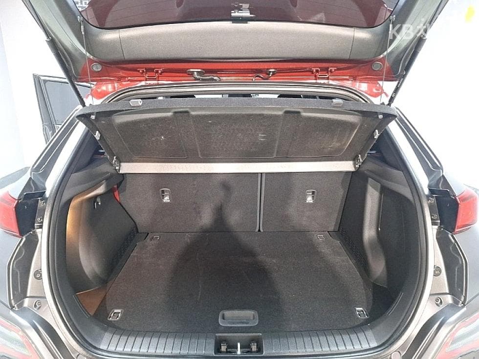 Хюндай Kona1.6 Турбо 아이언맨 에디션 - 19