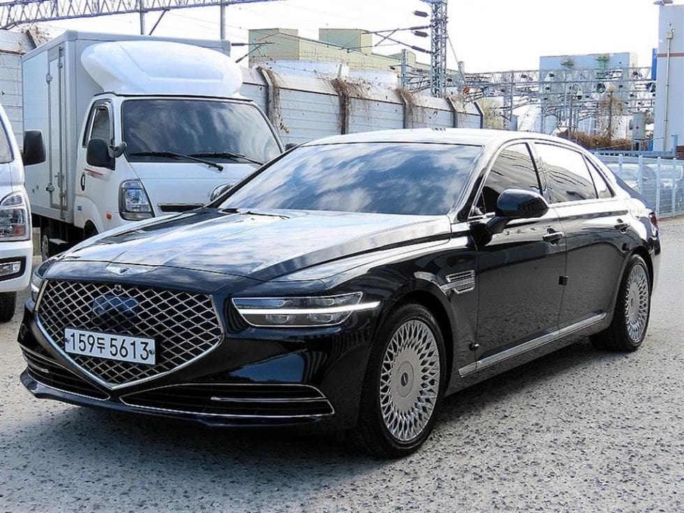 Genesis G90 3.8 GDi AWD Premium Luxury - Image 1