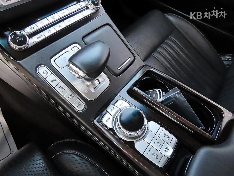 Genesis G903.8 GDi AWD Premium Luxury - 13