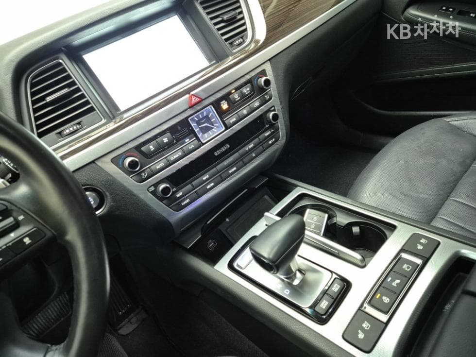 Genesis G803.8 GDI AWD Luxury - 10