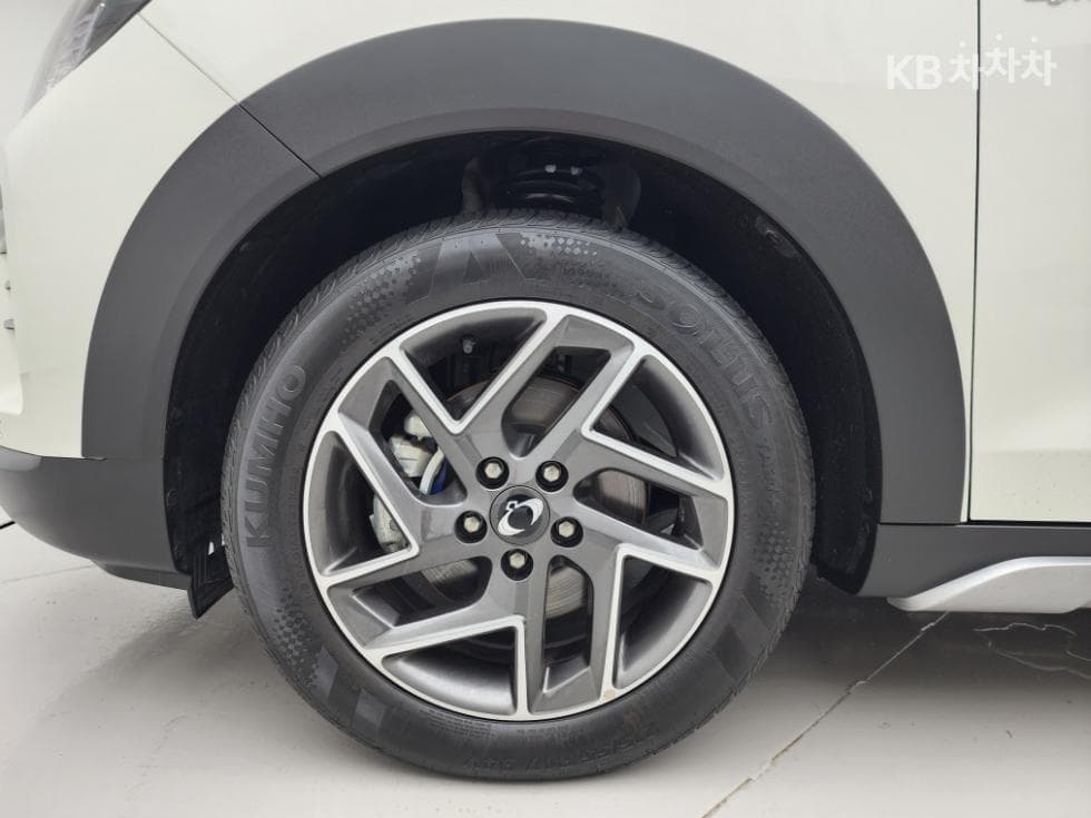 КейДжи Мобилити The New (фейслифт) Тиволи1.5 Турбо Бензин Директ Инжекция AWD V7 - 7