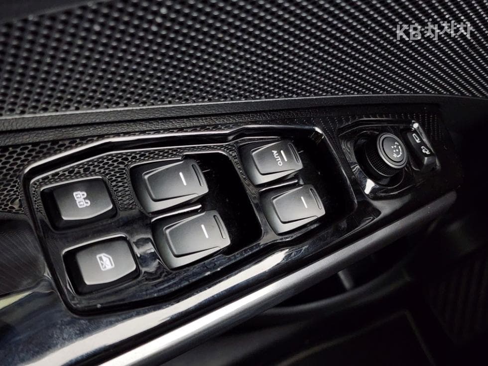 КейДжи Мобилити The New (фейслифт) Тиволи1.5 Турбо Бензин Директ Инжекция AWD V7 - 20