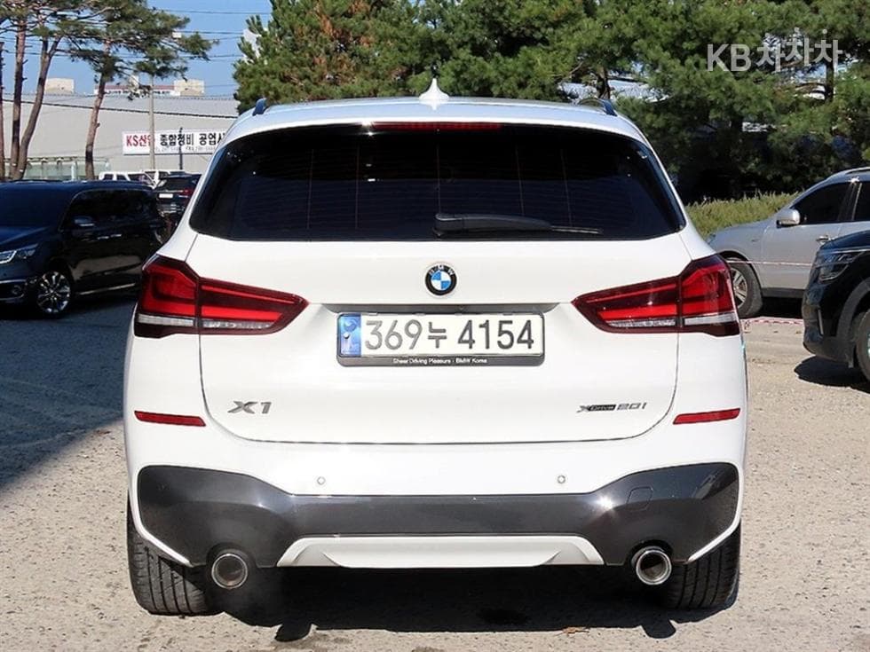 BMW X1 (F48)xDrive 20i M Sport Package - 4