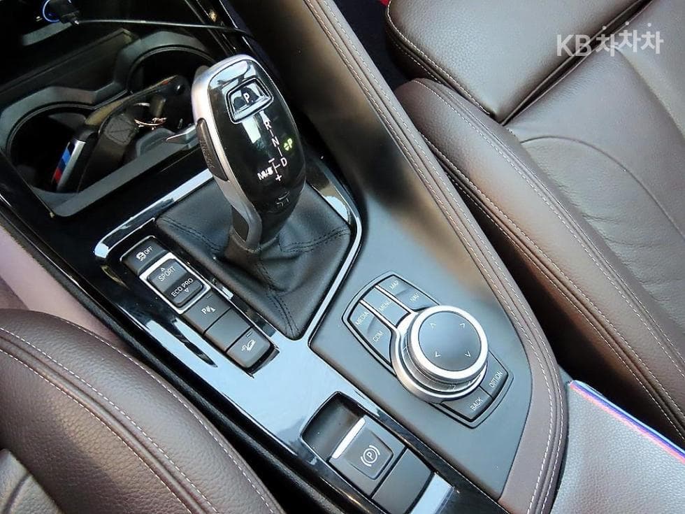 BMW X1 (F48)xDrive 20i M Sport Package - 11