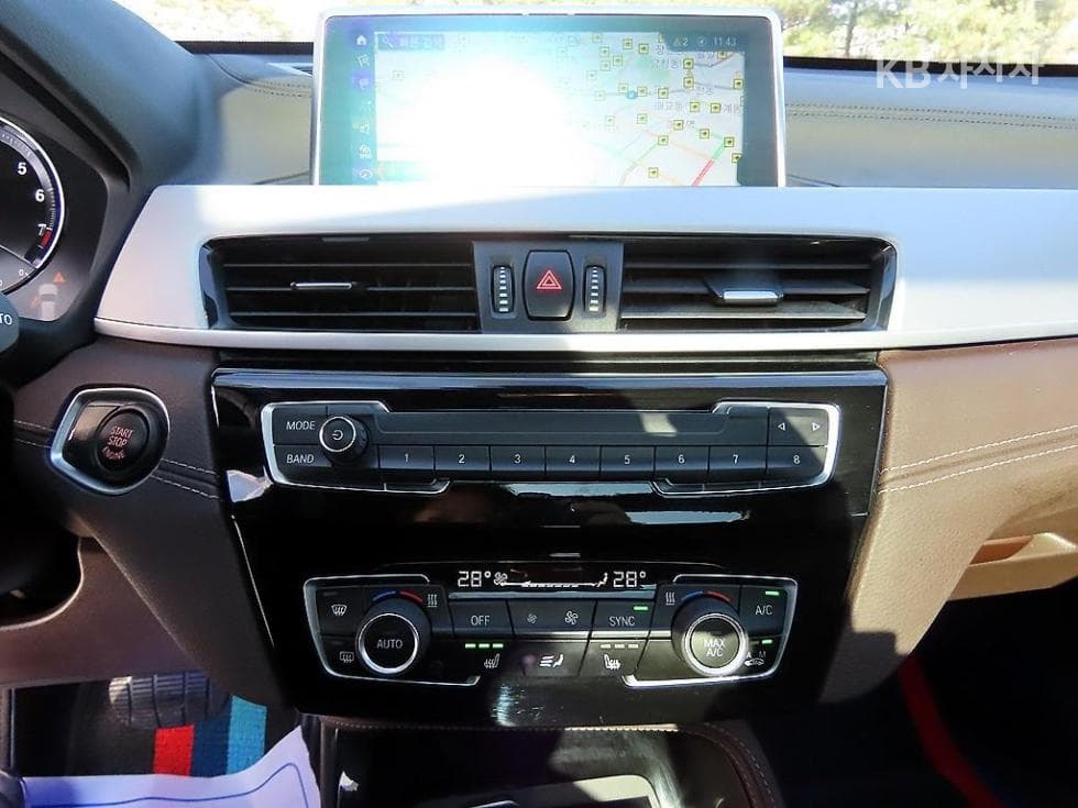 BMW X1 (F48)xDrive 20i M Sport Package - 13