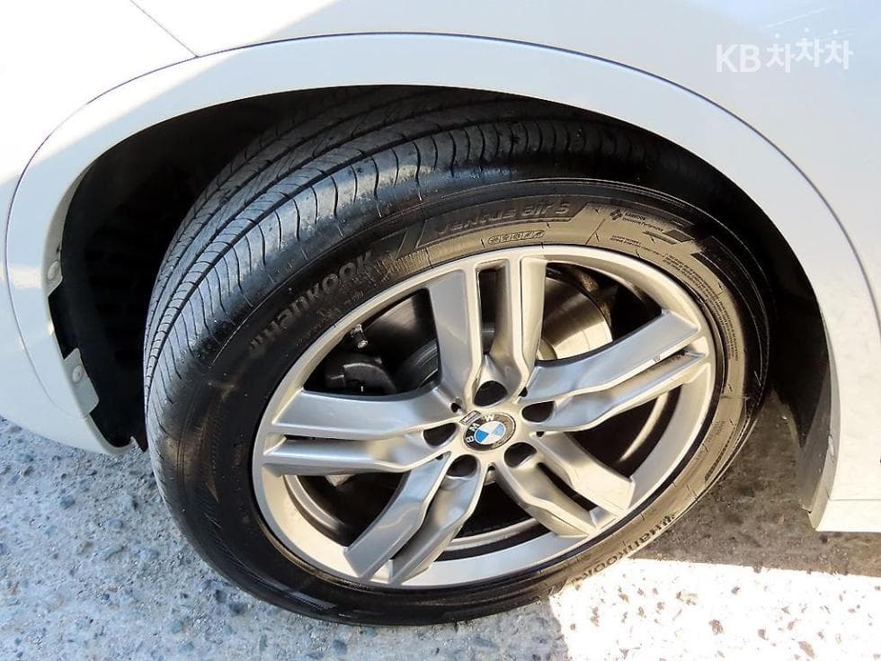 BMW X1 (F48)xDrive 20i M Sport Package - 20