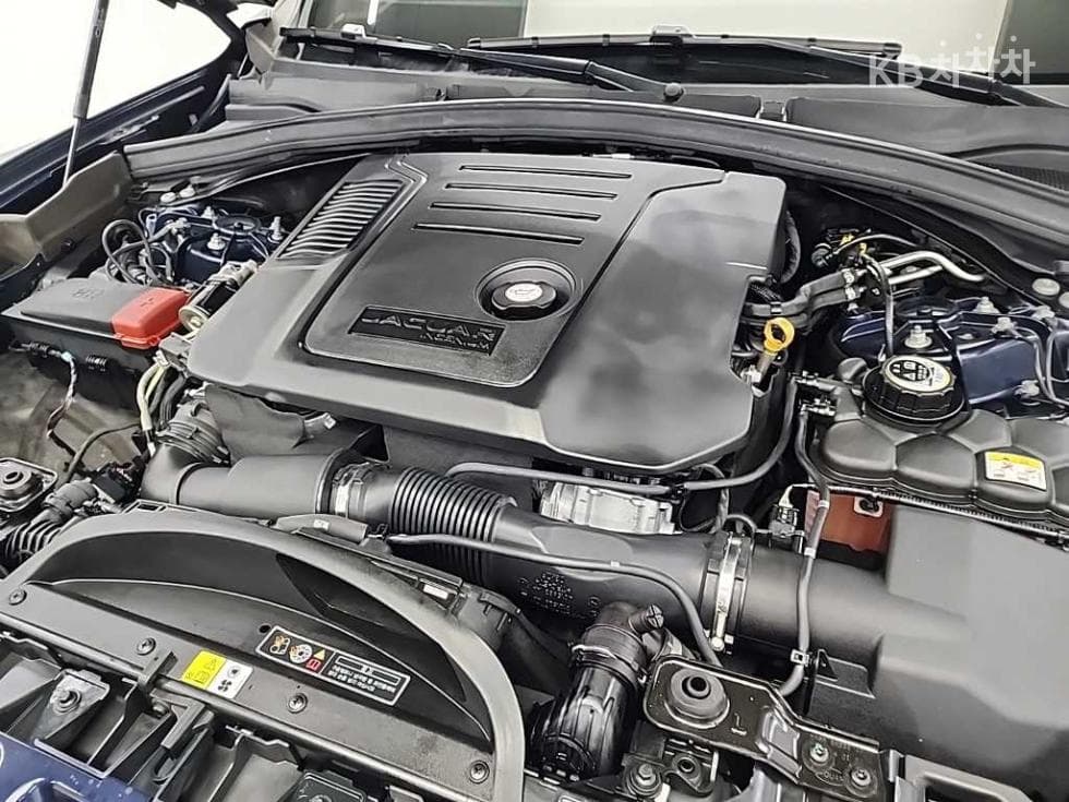 Jaguar F-PACED200 SE - 5