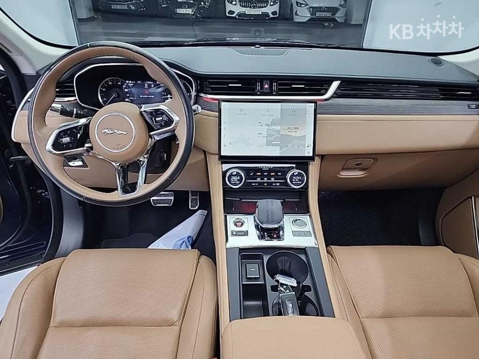 Jaguar F-PACED200 SE - 7