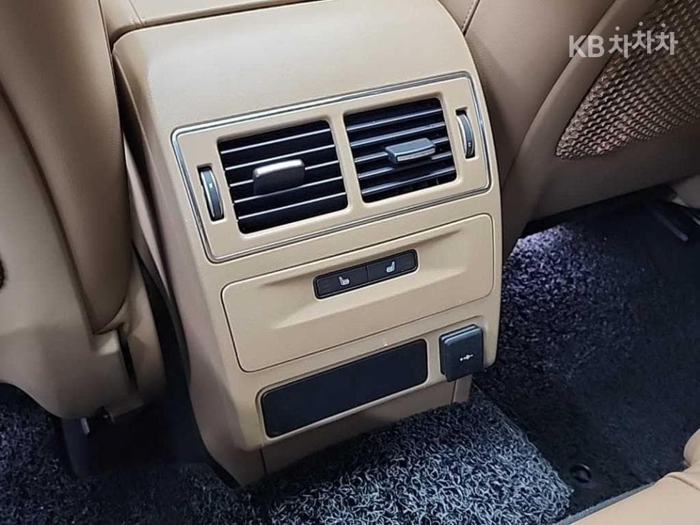 Jaguar F-PACED200 SE - 13