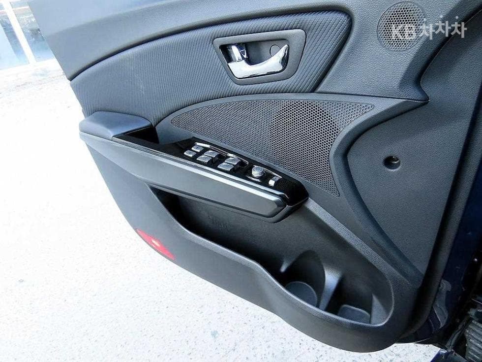 КейДжи Мобилити Тиволи Air2WD RX Plus 패키지 - 11