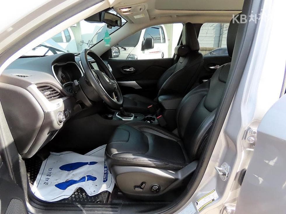 지프 체로키2.4 론지튜드 하이 - 5