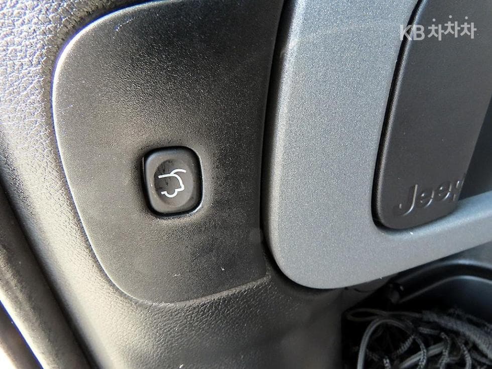 지프 체로키2.4 론지튜드 하이 - 16