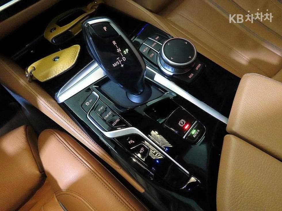 BMW 올New5 Series (G30)520i Luxury - 12