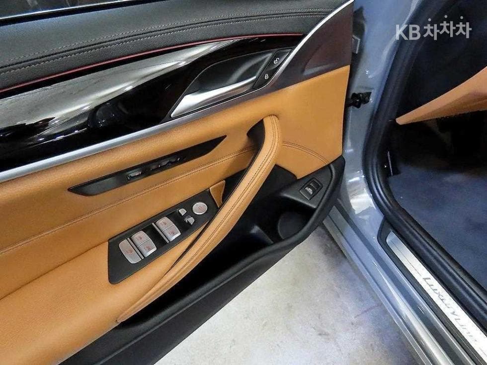 BMW 올New5 Series (G30)520i Luxury - 13