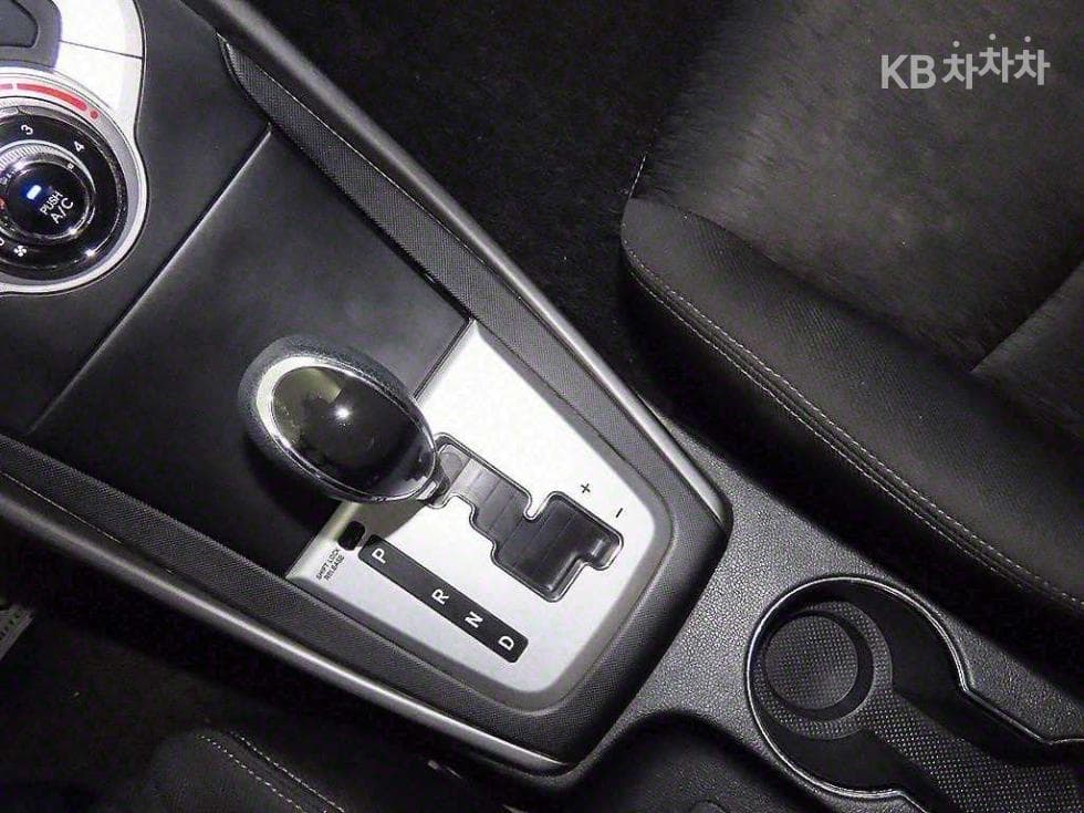 Хюндай Avante (Elantra)MDM16 GDi LUXURY - 12