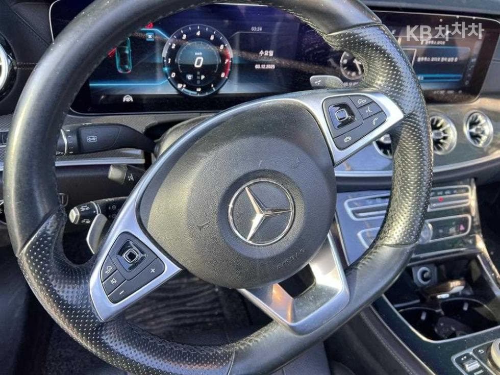 Mercedes-Benz E-Клас (W213)E400 Cabriolet - 6