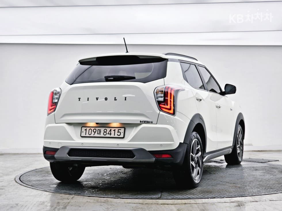 КейДжи Мобилити The New (фейслифт) Тиволи1.5 Турбо Бензин Директ Инжекция AWD V7 - 3