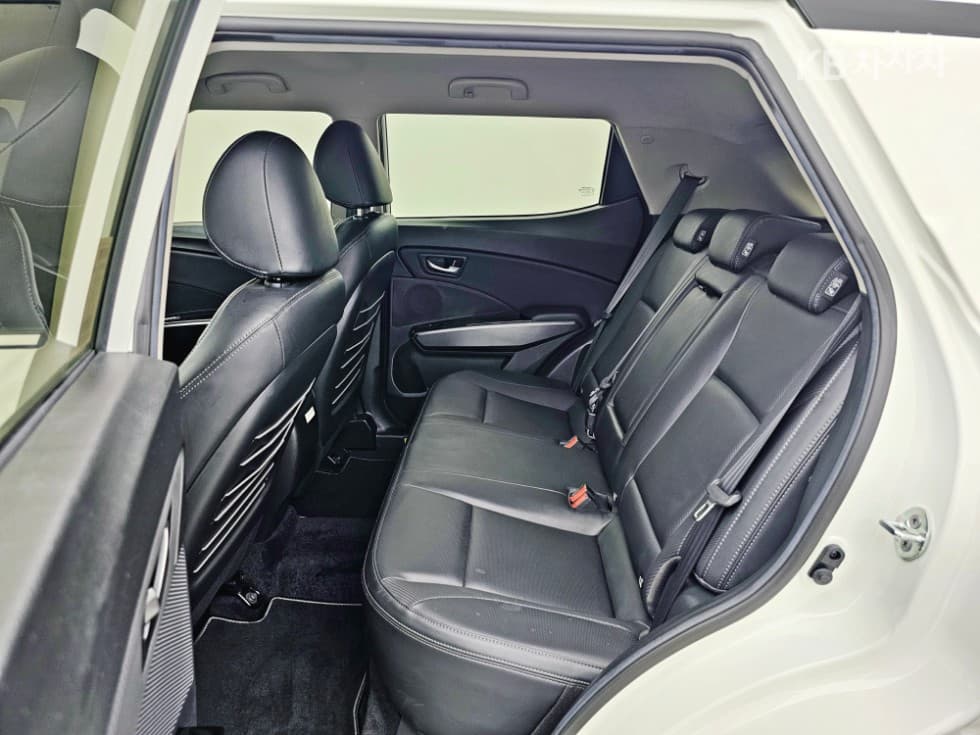 КейДжи Мобилити The New (фейслифт) Тиволи1.5 Турбо Бензин Директ Инжекция AWD V7 - 6